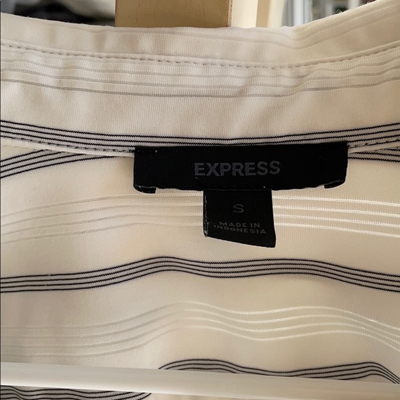 Express button down - Picture 2 of 3